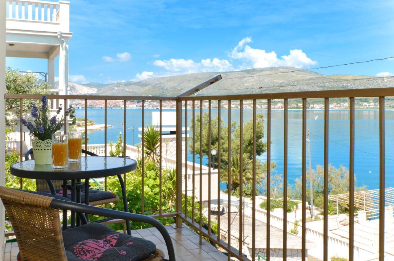 Apartment With A Sea View Terrace, Ciovo Near Trogir Exterior foto