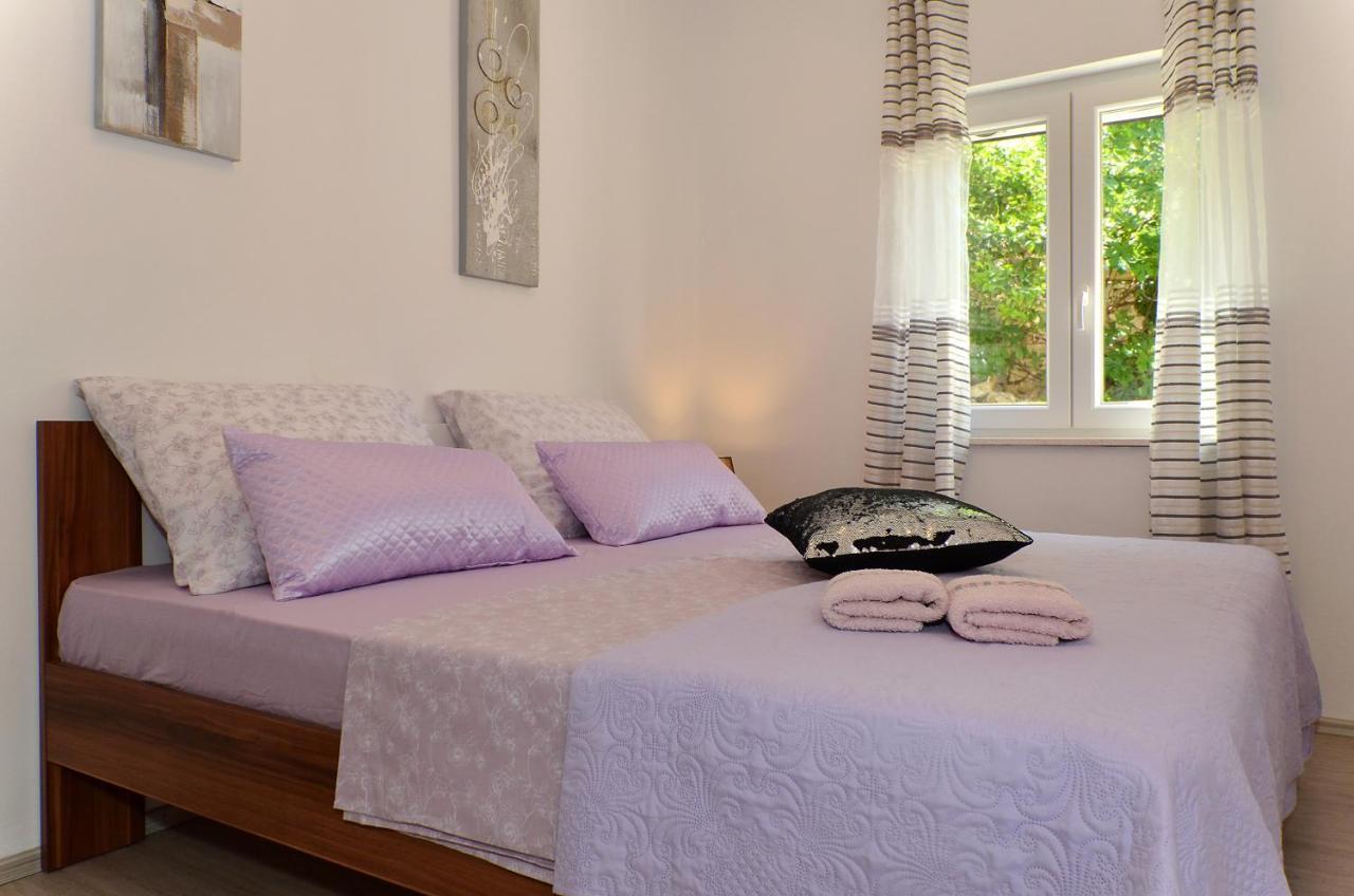 Apartment With A Sea View Terrace, Ciovo Near Trogir Exterior foto