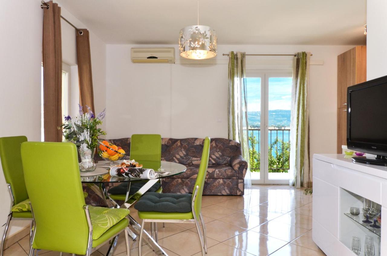 Apartment With A Sea View Terrace, Ciovo Near Trogir Exterior foto