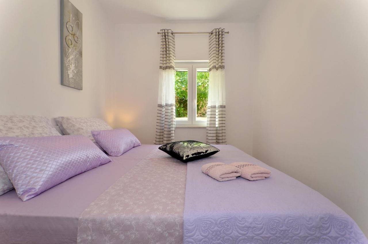 Apartment With A Sea View Terrace, Ciovo Near Trogir Exterior foto